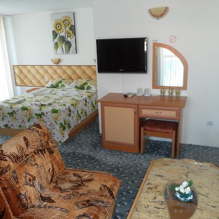 Sianie Guest House Ravda Ngoại thất bức ảnh