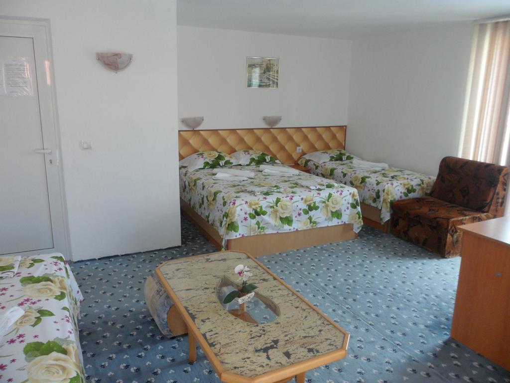 Sianie Guest House Ravda Ngoại thất bức ảnh