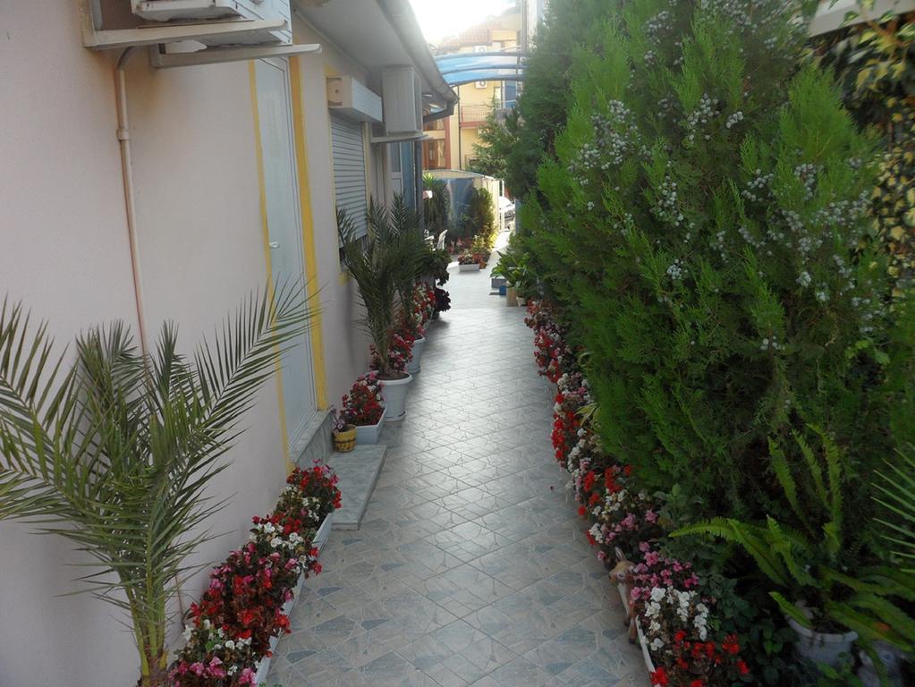 Sianie Guest House Ravda Ngoại thất bức ảnh
