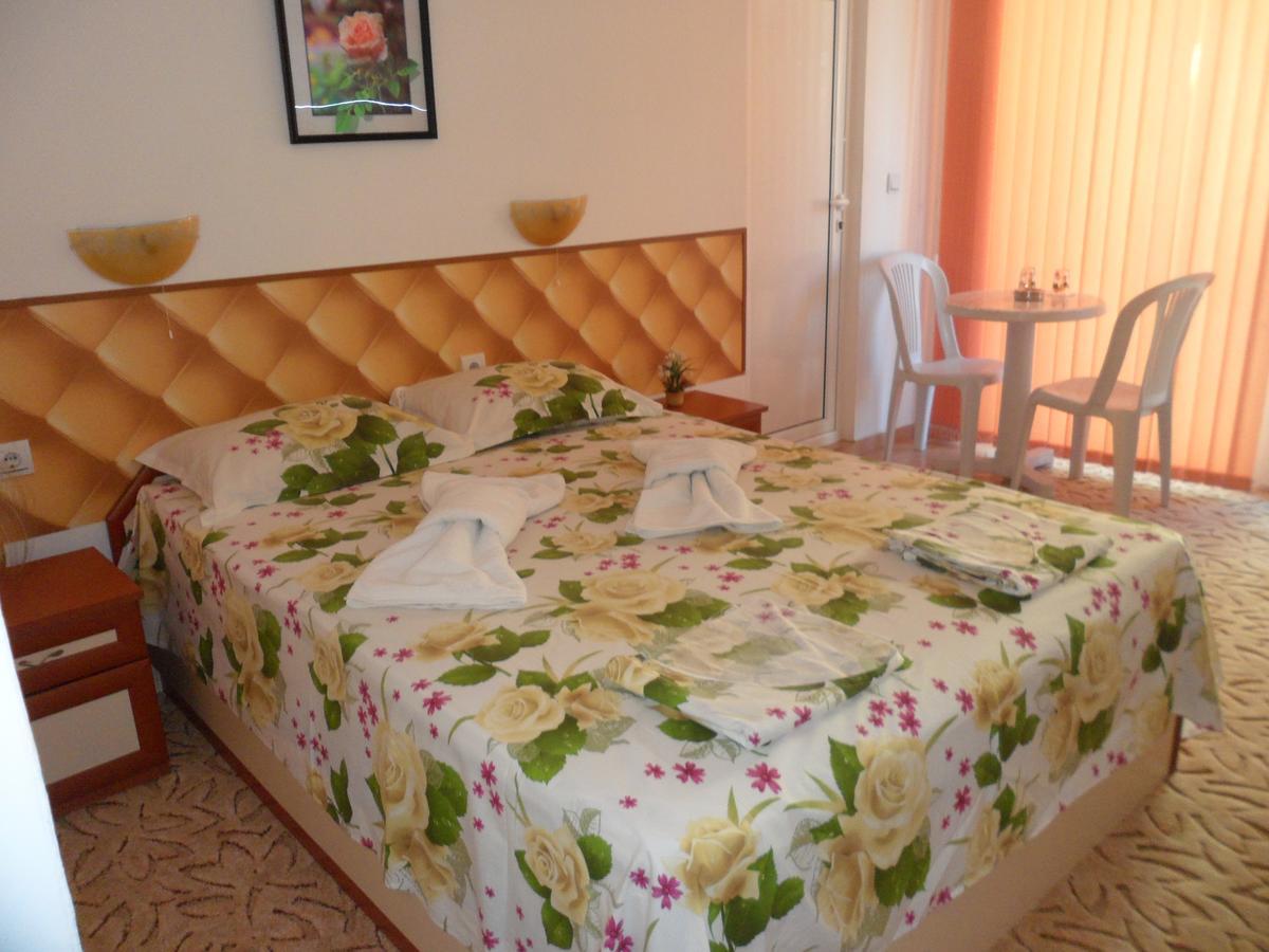 Sianie Guest House Ravda Ngoại thất bức ảnh