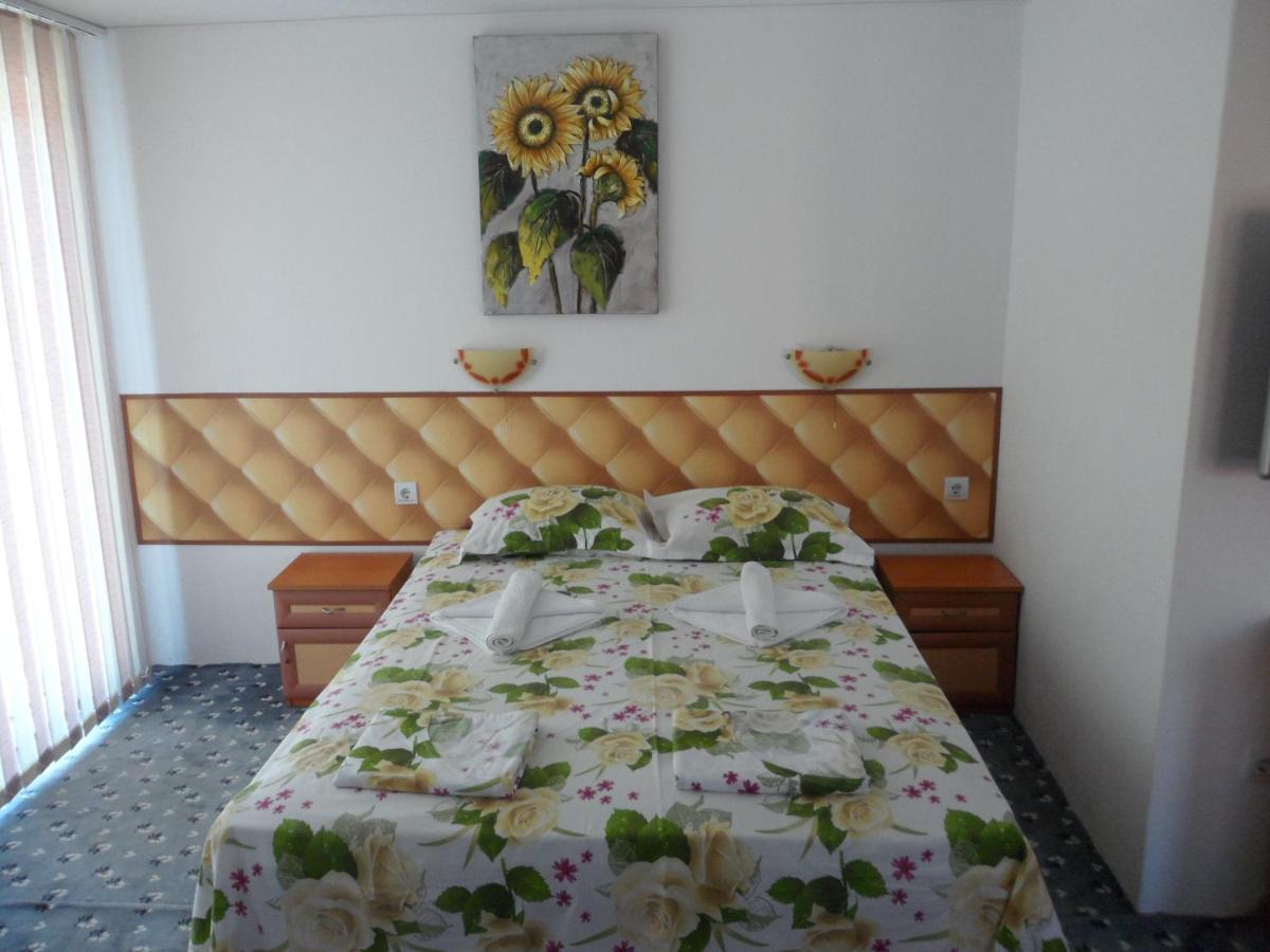 Sianie Guest House Ravda Phòng bức ảnh